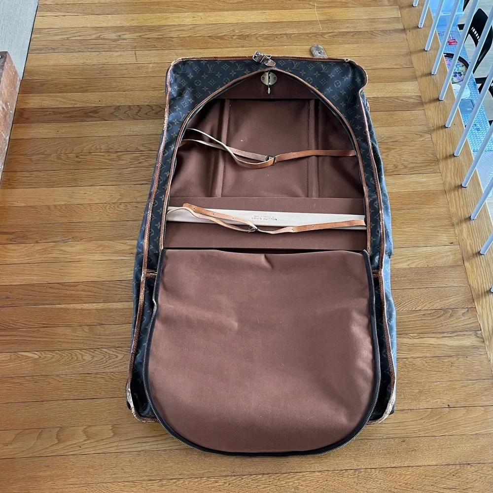 Louis Vuitton Garment Bag - Picture 7 of 14
